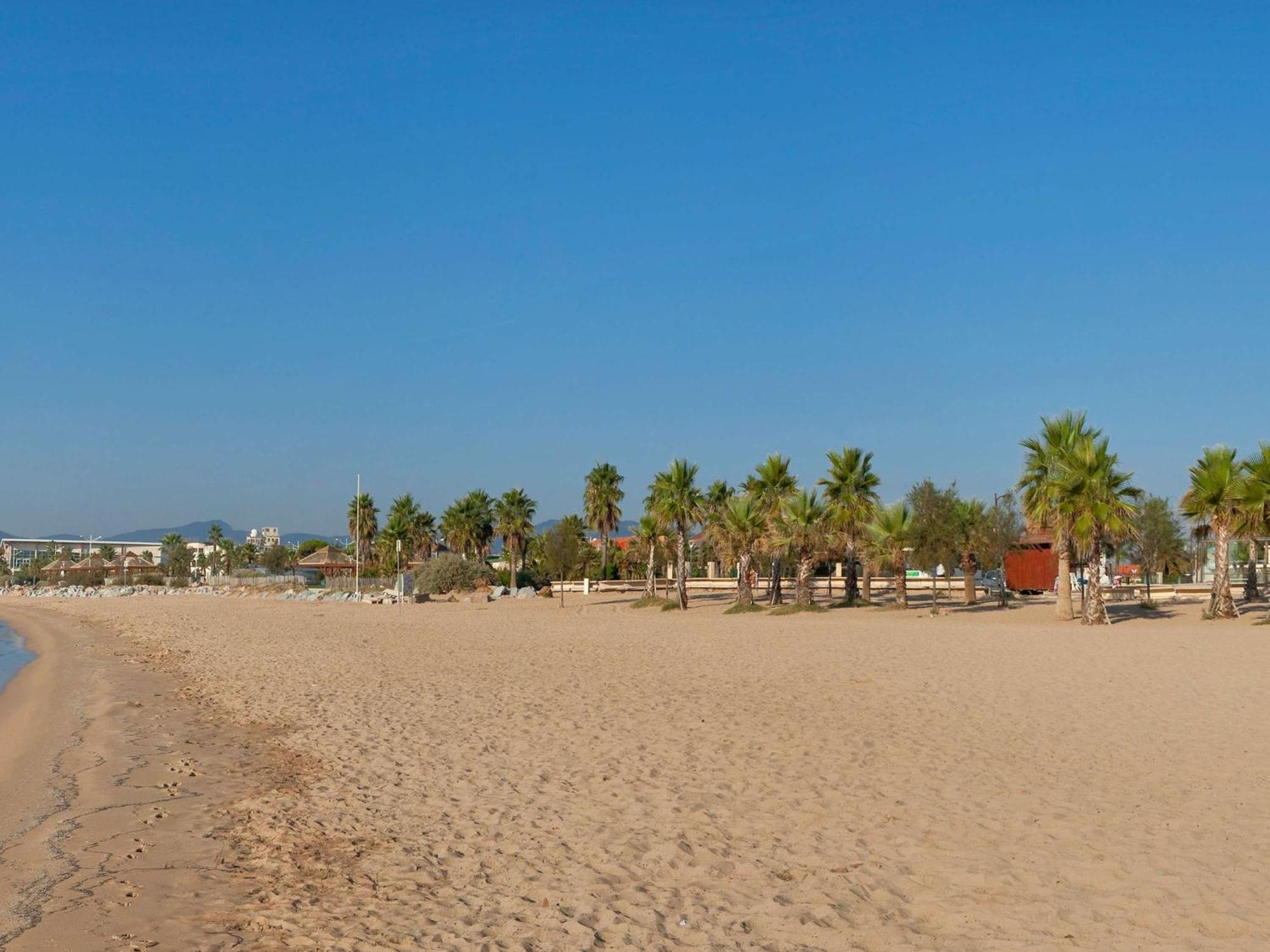 Mercure Thalasso&Spa Port Fréjus Exterior foto